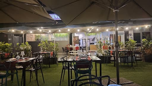 Vino Tinto Ristorante  Pizzeria & Braceria